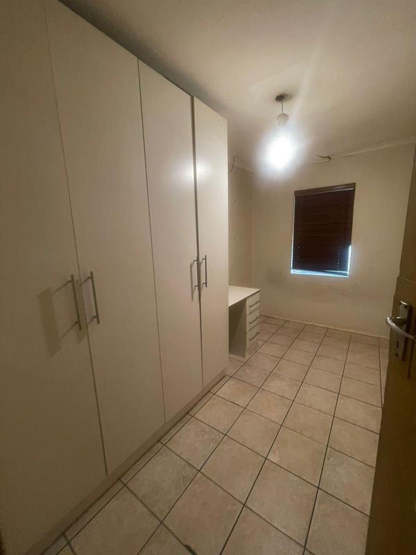 To Let 4 Bedroom Property for Rent in Lentegeur Western Cape